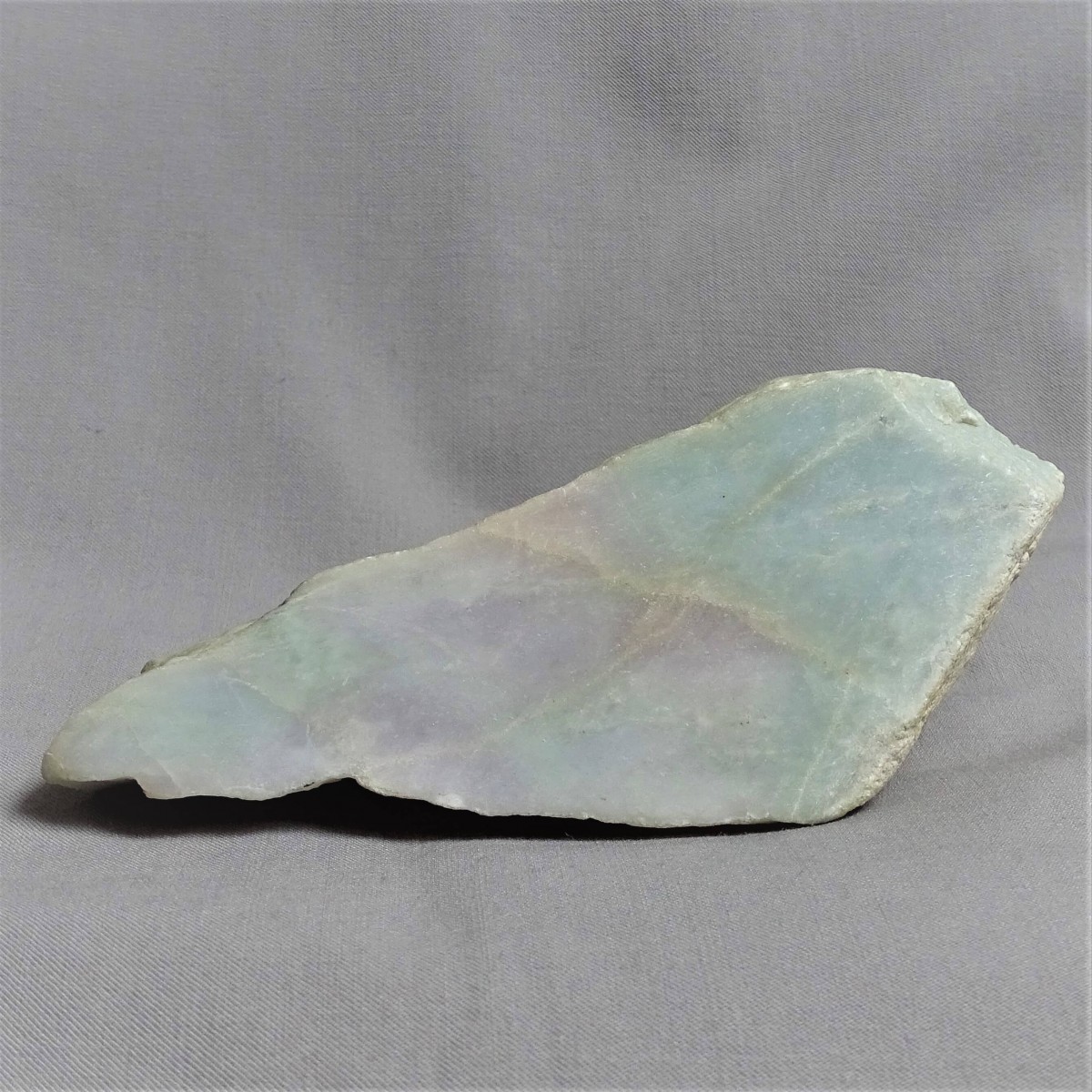 Jade raw mineral 813g Burma (Myanmar)