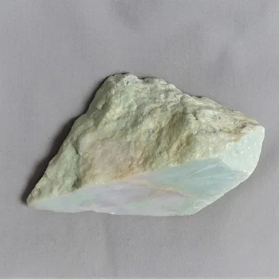 Jade raw mineral 813g Burma (Myanmar)