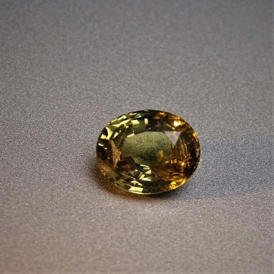 Alexandrite - 2.58 ct Sri Lanka CGL certificate member of the GIA Association