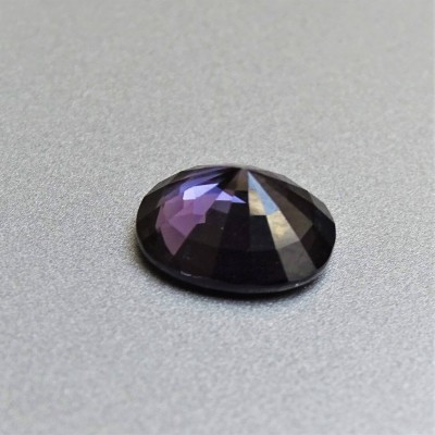 Spinel - 3,44 ct, Srí Lanka, certifikát CGL (Ceylon Gem Lab) člen asociace GIA