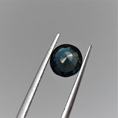 Spinel - 1,51 ct, Sri Lanka, certificate CGL (Ceylon Gem Lab) member associations GIA