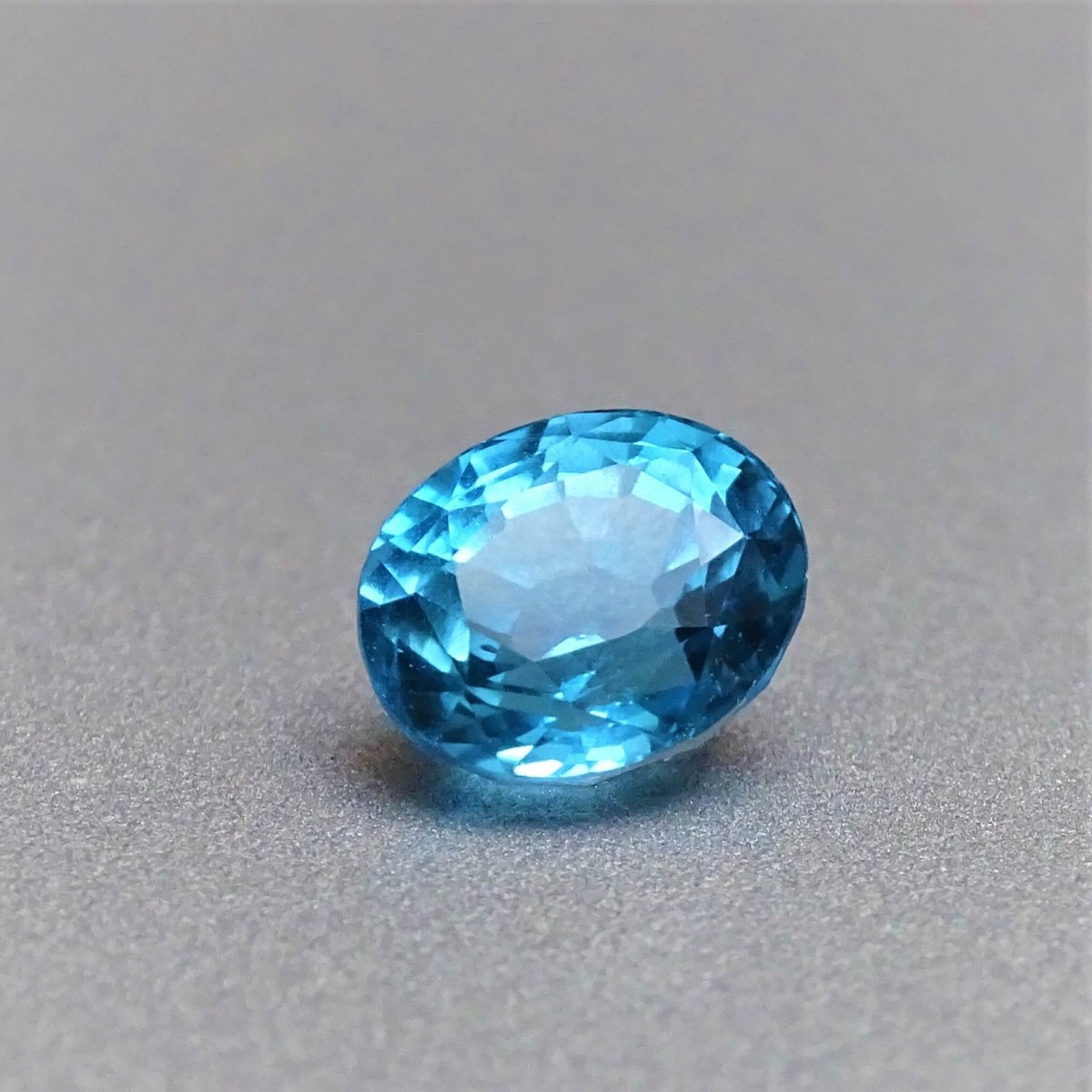 Topaz modrý 2,93 ct, Srí Lanka