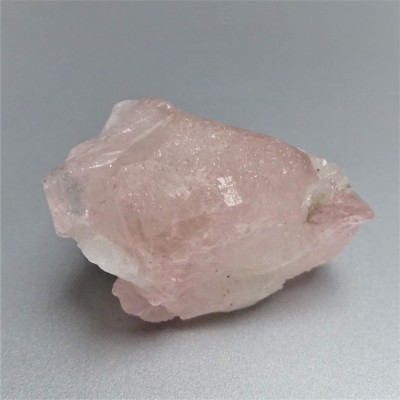 Morganit (rosa Beryll) - ein seltener roher natürlicher Morganitkristall mit Albit.
Gewicht: 40,1 g
