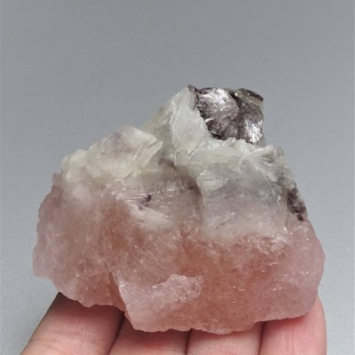 Morganit přírodní krystal 109,8g, Brazílie