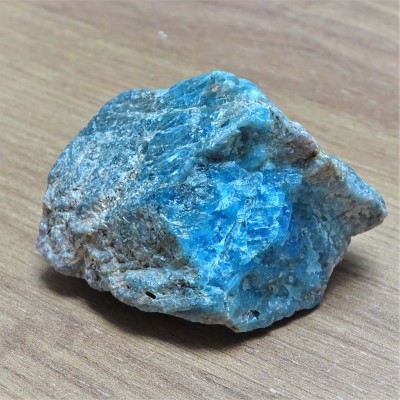 Apatite raw mineral, neon blue 124g, Zambia