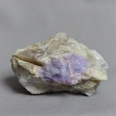 Hackmanite raw mineral 438g, Afghanistan