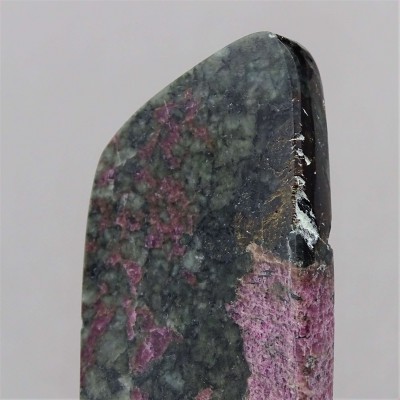 Eudialyte polierter Teller 17,9g, Russland