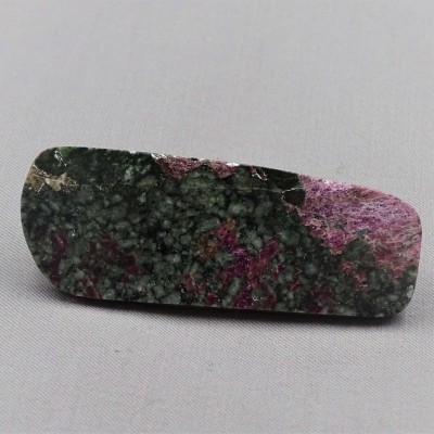 Eudialyte polished plate 22,7g, Russia