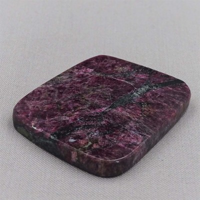 Eudialyte polierter Teller 28,2g, Russland