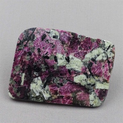 Eudialyte polierter Teller 50,6g, Russland