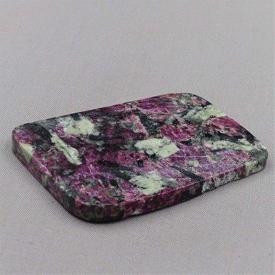 Eudialyte polierter Teller 50,6g, Russland