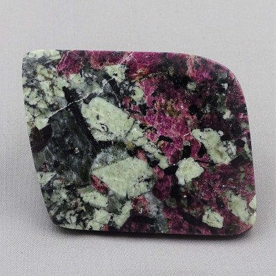 Eudialyte polished plate 78,9g, Russia