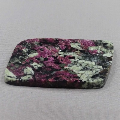 Eudialyte polished plate 78,9g, Russia