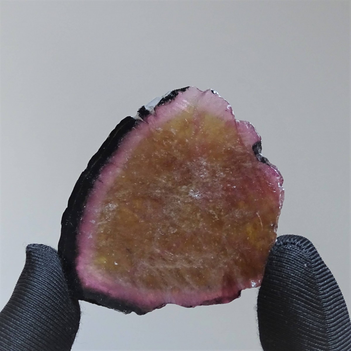 Turmalin natürliche polierte Platte 16,5 g, Brasilien