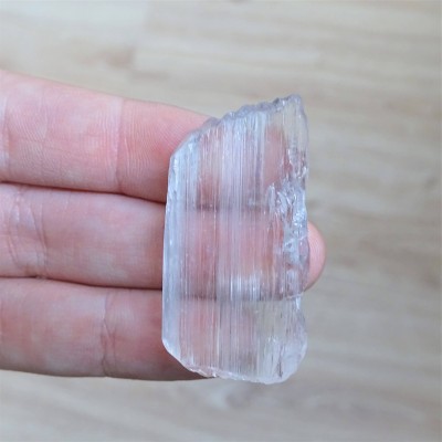 Hiddenite natural crystal 17,4g, Afghanistan