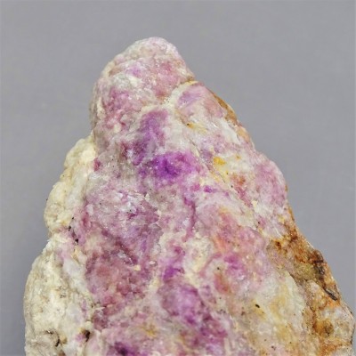 Hackmanite raw mineral 206g, Afghanistan