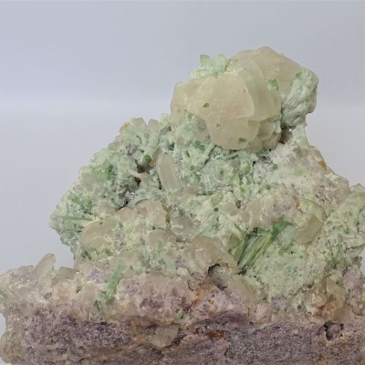 Pollucite seltenes Sammlungsmineral 1822g, Afghanistan