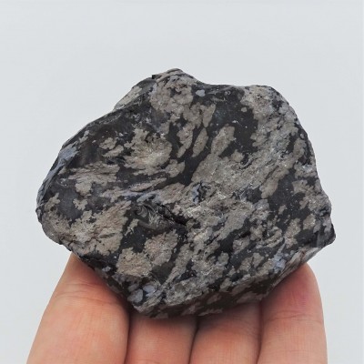Flaked obsidian 154g, USA