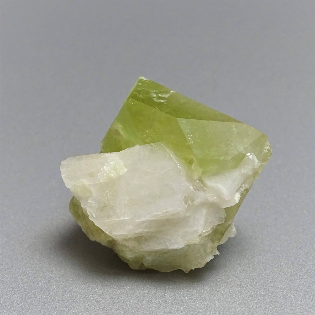Brazilianite crystals in druse 39.5g, Brazil