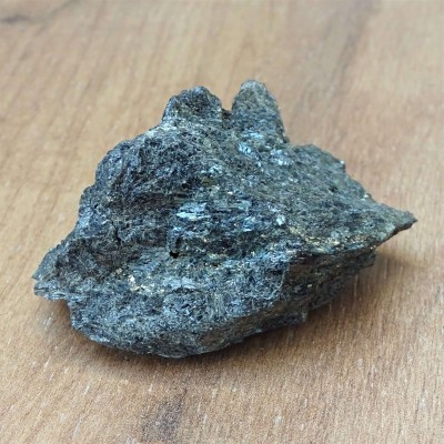 Nuummite surový minerál 151g, Grónsko