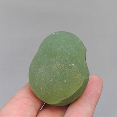 Prehnite natural mineral 80.2g, Mali