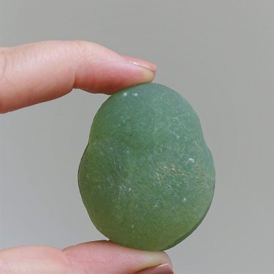 Prehnite natural mineral 80.2g, Mali