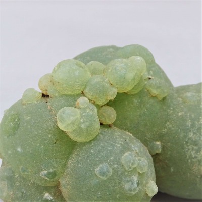 Prehnite natural mineral 274g, Mali