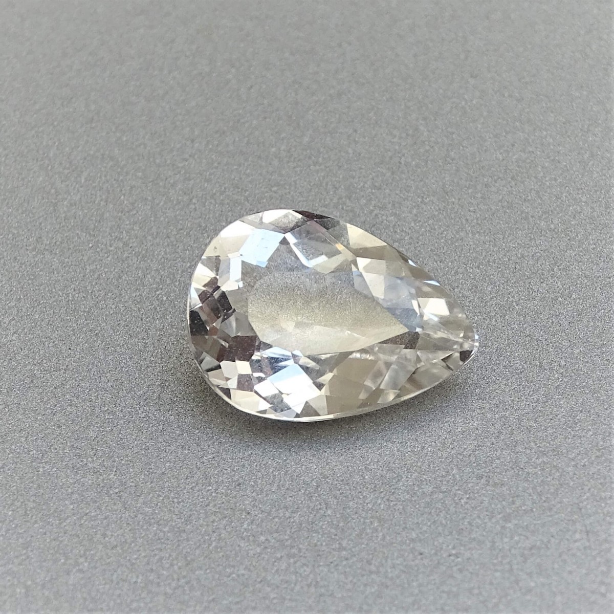 Topaz natural cut white 6.34ct, Brazil