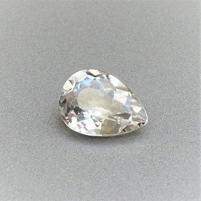 Topaz natural cut white 6.34ct, Brazil