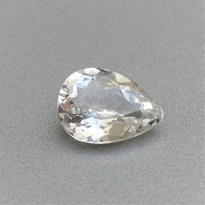 Topaz natural cut white 6.34ct, Brazil