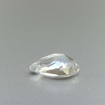 Topaz natural cut white 6.34ct, Brazil