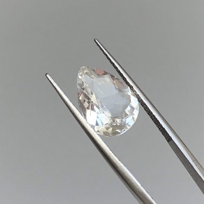 Topaz natural cut white 6.34ct, Brazil