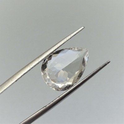 Topaz natural cut white 6.34ct, Brazil