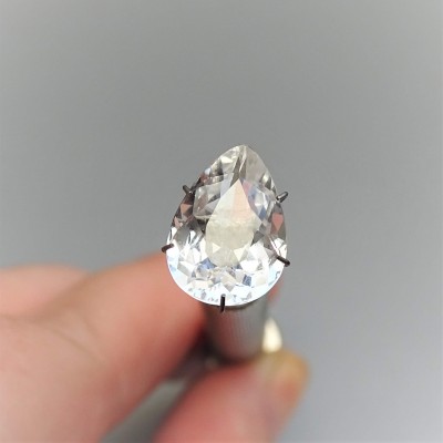 Topaz natural cut white 6.34ct, Brazil