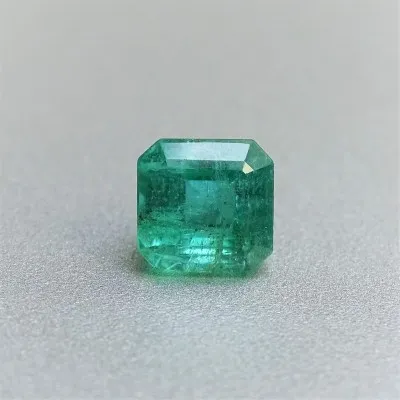 Smaragd im Naturschliff 2,30 ct, Kolumbien