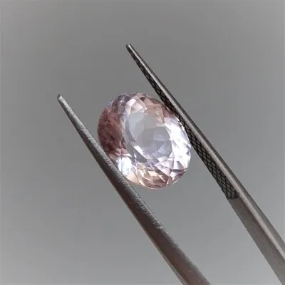 Kunzit broušený top kvalita 5,25ct, Afganistán