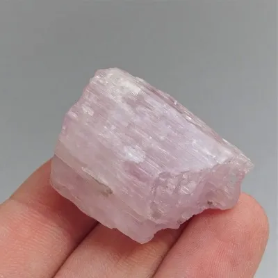 Kunzite natural crystal 18g, Afghanistan