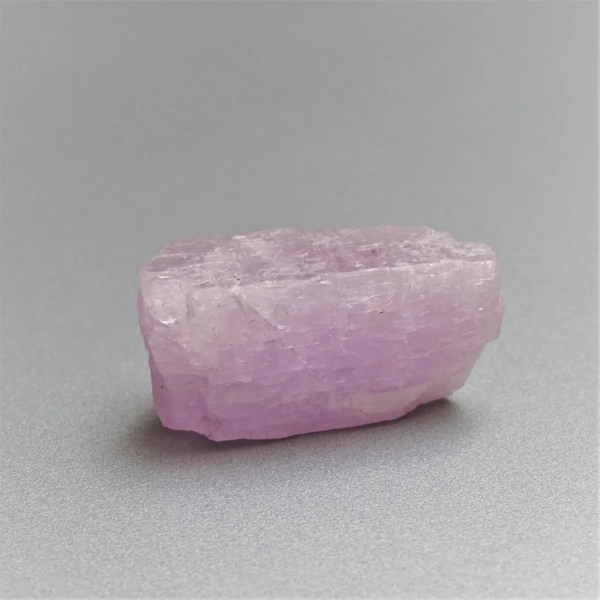 Kunzit natürlicher Kristall 15,6g, Afghanistan