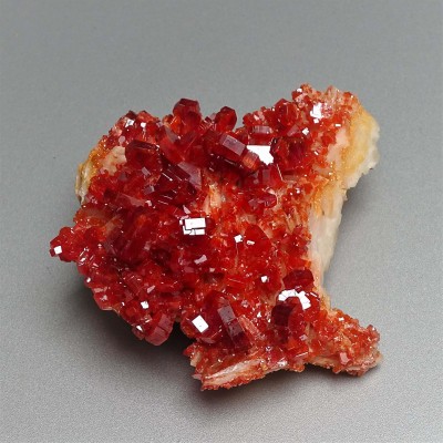 Vanadinite mineral 220g, Morocco