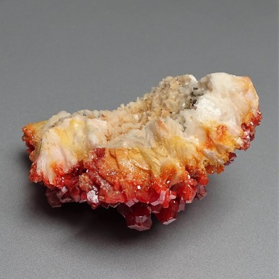 Vanadinite mineral 220g, Morocco