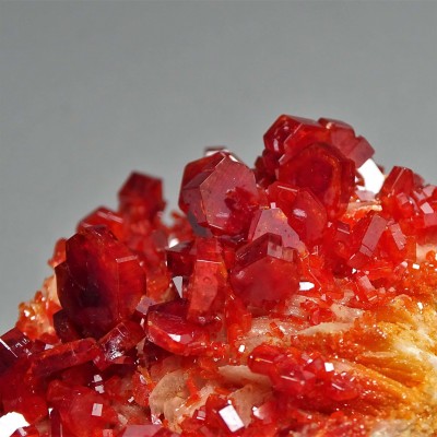 Vanadinite mineral 220g, Morocco