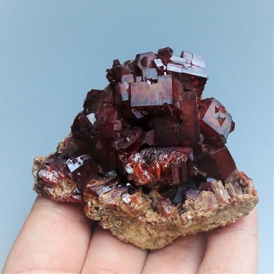 Vanadinite mineral 193g, Morocco