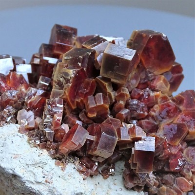 Vanadinite mineral 595g, Morocco