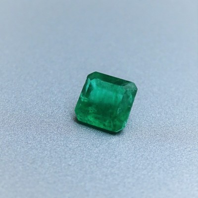 Emerald natural cut 1.55ct, certificate, Pakistan