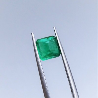 Emerald natural cut 1.55ct, certificate, Pakistan