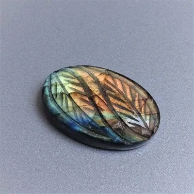 Labradorit kabošon 10g, Madagaskar