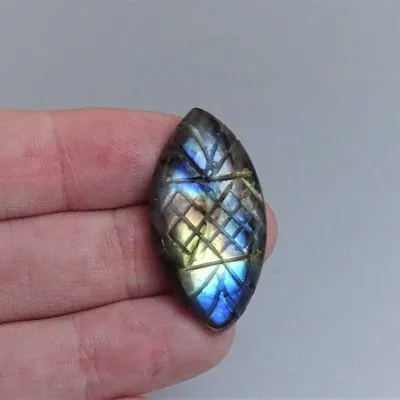 Labradorite cabochon 7g, Madagascar