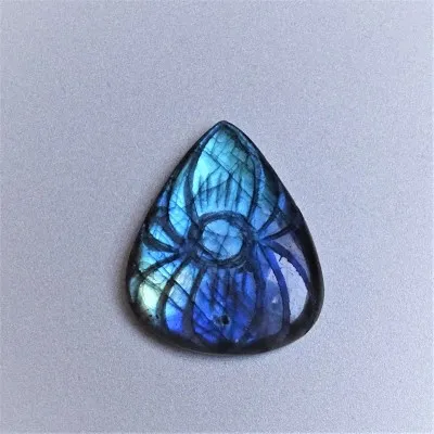 Labradorite cabochon 13,3g, Madagascar