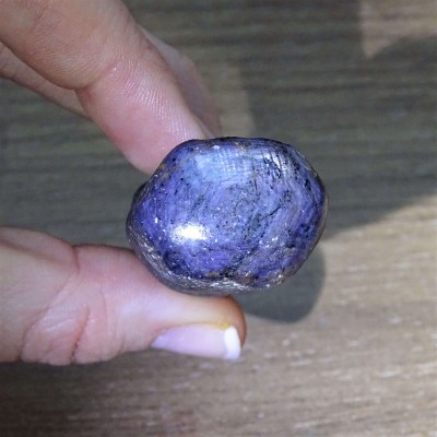 Saphir mit Rubinrohkristall 56​​g, Indien