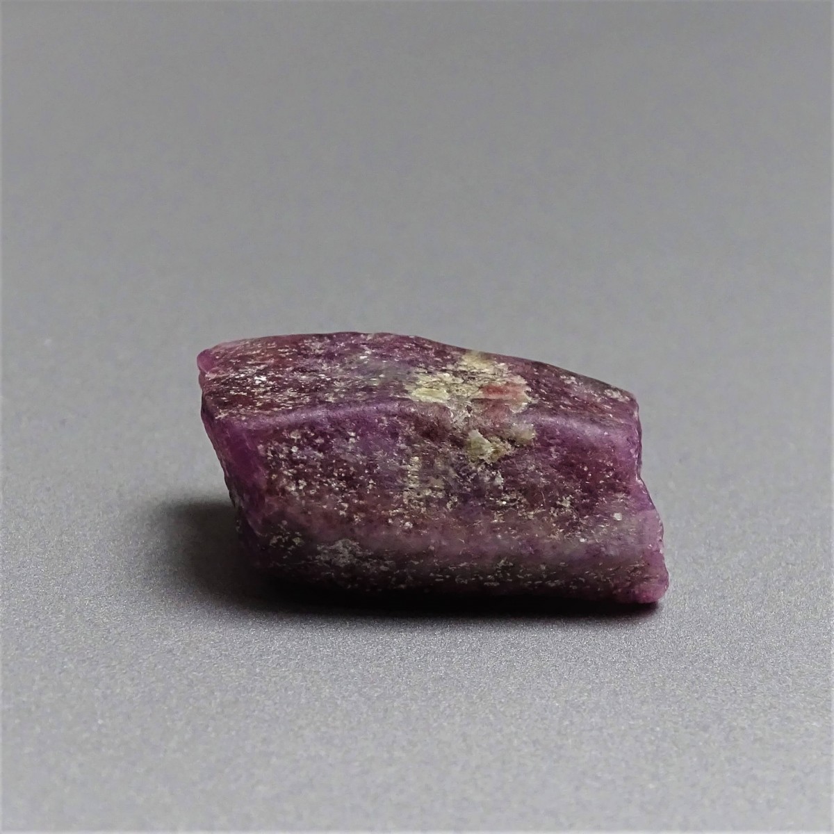 Ruby corundum raw 88,5ct, Mali